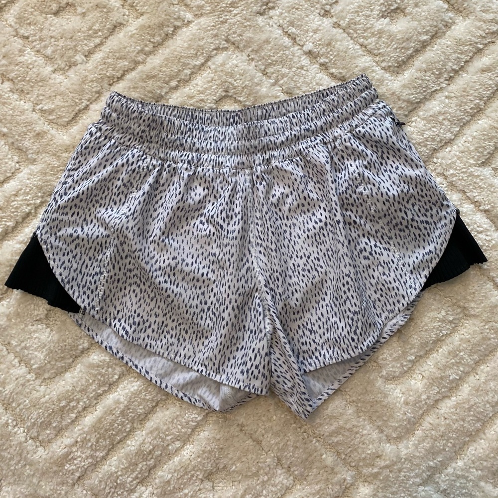 Lululemon Pleat to Street Polka Dot Jogger shorts